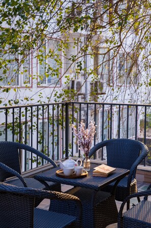 Executive Room, 1 King Bed, Accessible Bathtub, Balcony | Balcony - Alaya Stays Miyabi Executive Suite, Elegant 1-BHK Suite With Common Pool, Gym & Restaurant (Gurugram)