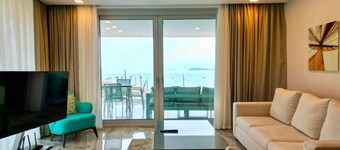 Private Sea-View Residence
