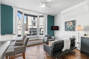 TV - Stylish Apartment in Hove (Brighton and Hove)