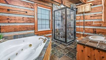 Cabin, 3 Bedrooms | Bathroom