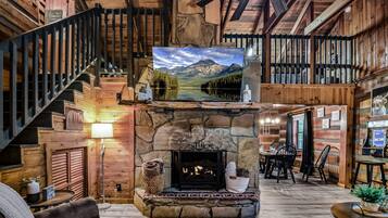 Cabin, 3 Bedrooms | Interior