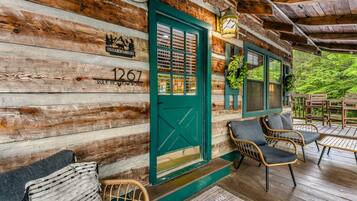 Cabin, 3 Bedrooms | Terrace/patio
