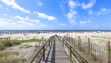 House, 3 Bedrooms | Beach