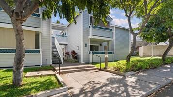 Condo, 2 Bedrooms | Exterior