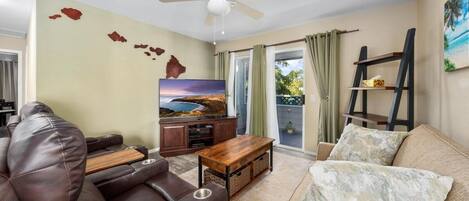 Condo, 2 Bedrooms | Living area