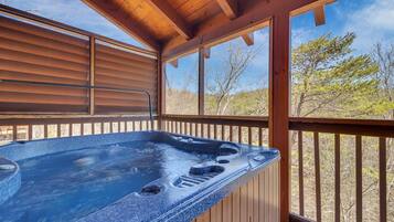 Kabin, 5 kamar tidur | Bathtub spa indoor