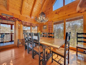 Dining - Ern821 - Tranquil Times 5 Bedroom Cabin (Sevierville)