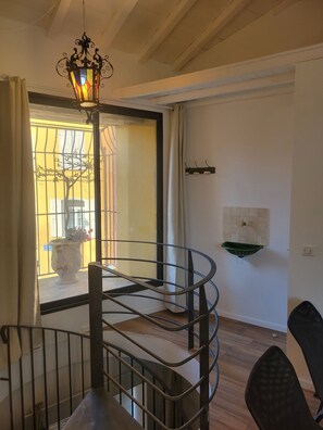 Interior - The Saint Jacques patio (Perpignan)