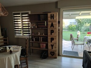 Interior - Villa with pool (Rochefort-du-Gard)