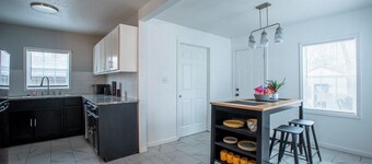 Cozy Home Perfect for Groups!