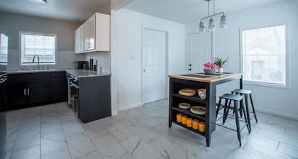 Cozy Home Perfect for Groups!