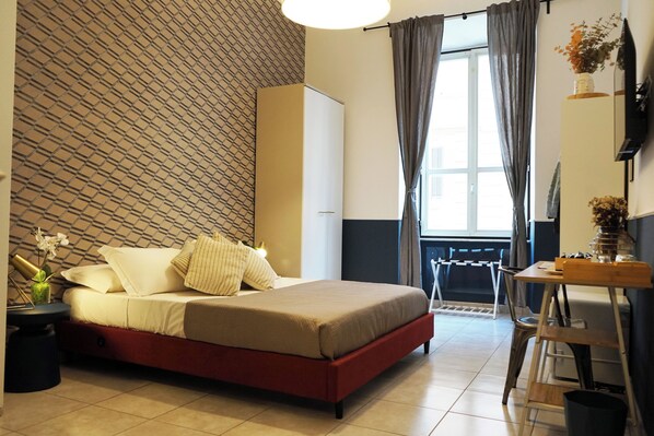 Down comforters, minibar, in-room safe, desk - Stay Smart Termini (Rome)