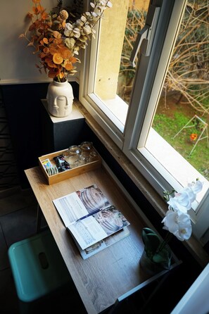 Dundyner, minibar, safe på rommet og skrivebord