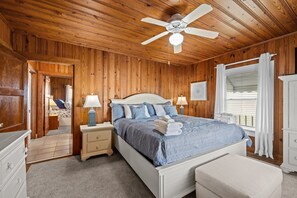 6 bedrooms, free WiFi, bed sheets