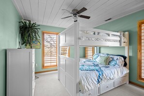 3 bedrooms, free WiFi, bed sheets - Fore Your Delight-Pet Friendly Townhome (Pine Knoll Shores)