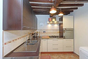 Kühlschrank, Ofen, Herdplatte, Geschirrspüler