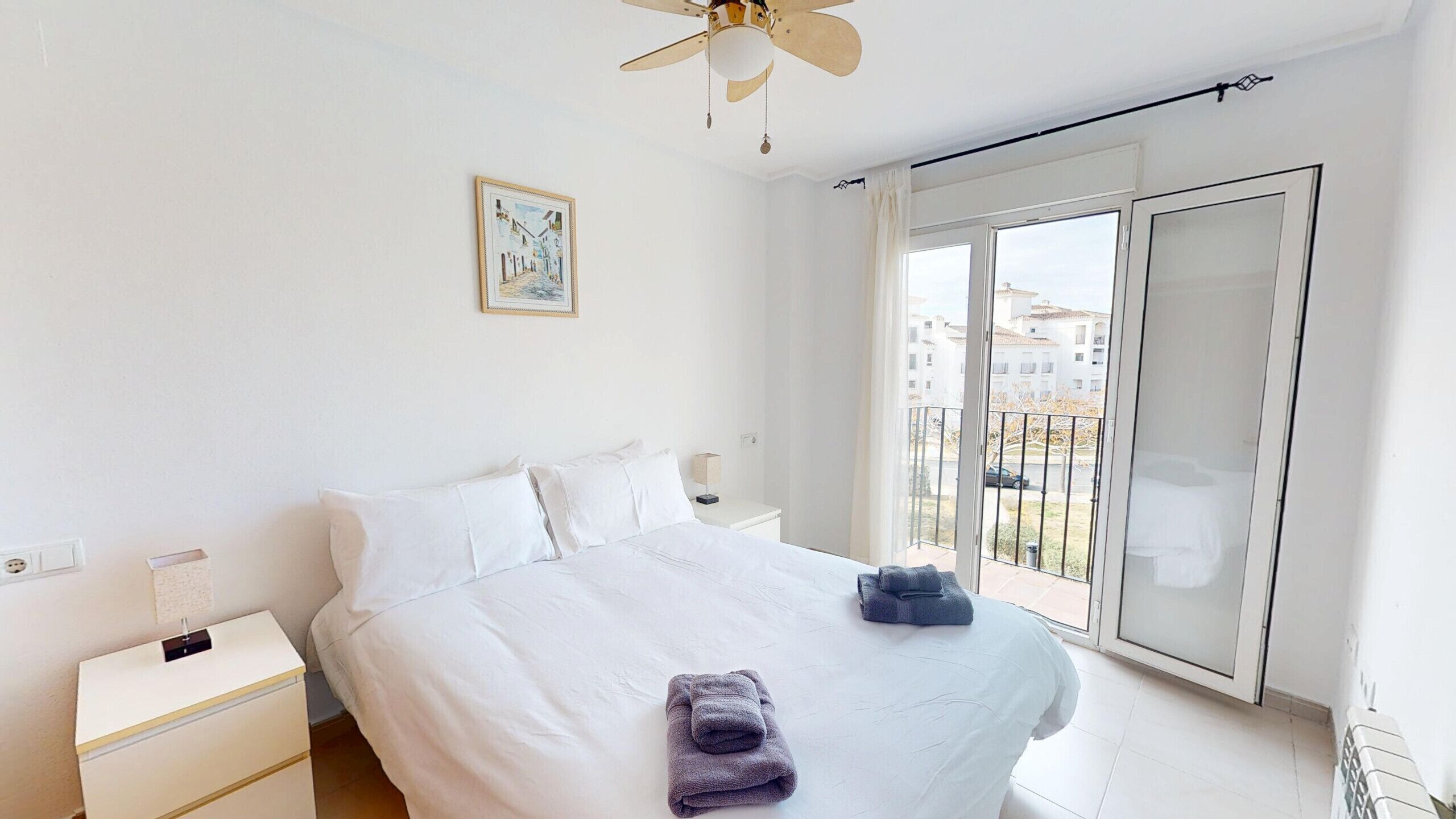 2 slaapkamers, een strijkplank/strijkijzer, gratis wifi, beddengoed
