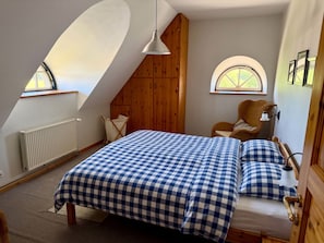 2 bedrooms, WiFi, bed sheets