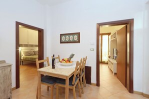 Dining - Trasimeno Holiday Home - Apartment Il Girasole (Castiglione del Lago)