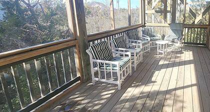 UT69: Up Trent Spacious with Rooftop Deck