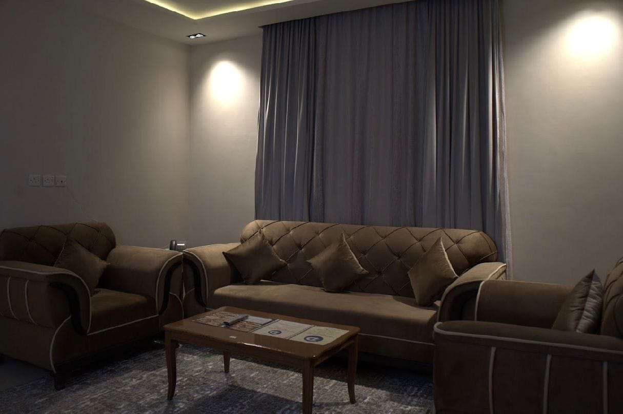 Apartamento básico | Zona de estar | Televisión de plasma de 42 pulgadas con canales por satélite