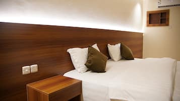 Basic Apartment | 1 bedroom, premium bedding, pillow-top beds, in-room safe