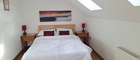 コテージ | 2 室のベッドルーム、WiFi (無料)、ベッドシーツ