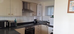 Cottage | Private kitchen - Countryside Cottage in Swansea Near Gower (Swansea)