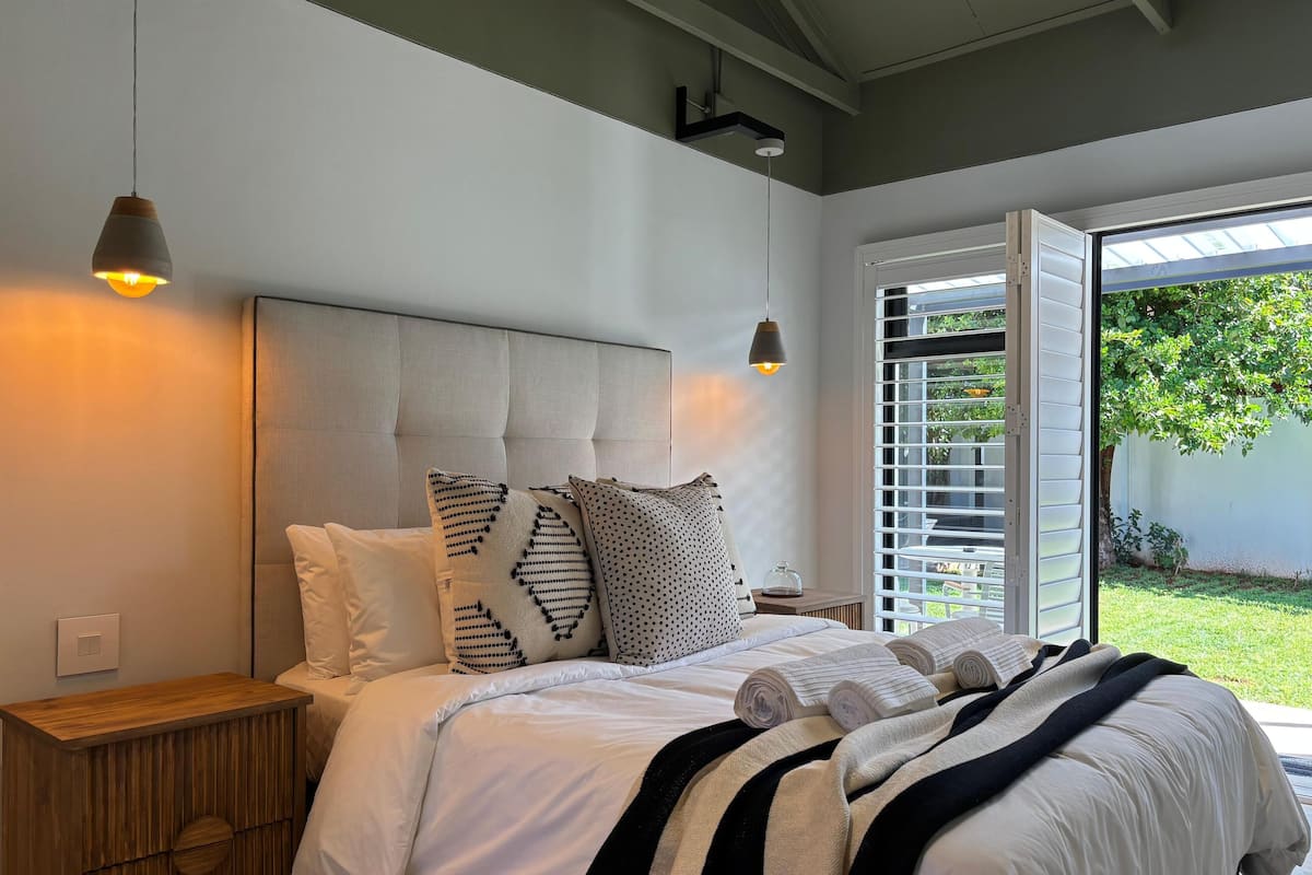 Deluxe Double Room, Patio, Garden View