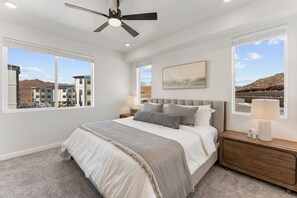 5 bedrooms, desk, iron/ironing board, travel cot