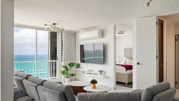Condo, 3 quartos, vista para o oceano | Área de estar | Smart TV
