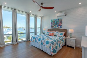 3 slaapkamers, een strijkplank/strijkijzer, gratis wifi, beddengoed