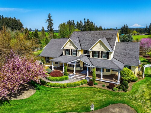 Wild Haven Retreat- Spacious Home Close to Nature