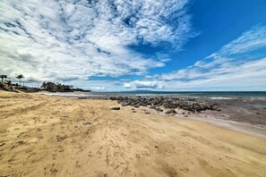 Beach - Steps to Sugar Beach! (Kihei)