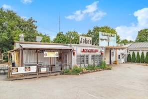 Exterior - Pet Friendly | King Bed | Beltline Access (Atlanta)
