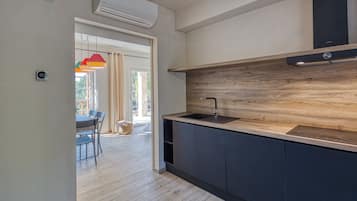 Deluxe Apartment | Private kitchen