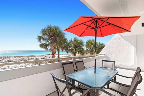 Outdoor dining - Aegean 220 - Gulf front - stunning Gulf views (Destin)