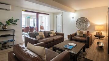 Smart TV, fireplace, table tennis, books