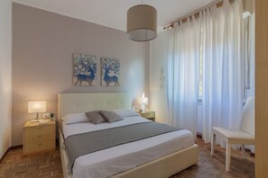 1 slaapkamer, een strijkplank/strijkijzer, gratis wifi, beddengoed