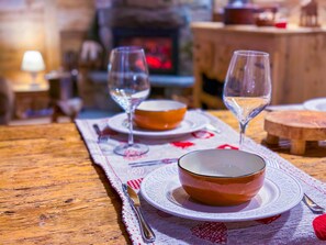 Maison Standard, vue montagne | Salle à manger