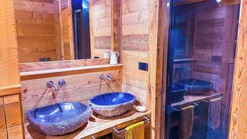 Familienapartment, 3 Schlafzimmer, Bergblick | Badezimmer