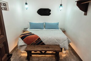 4 bedrooms, travel cot, WiFi, bed sheets