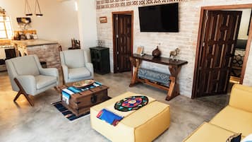 4 bedrooms, travel crib, WiFi, bed sheets