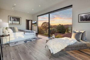 6 dormitorios, tabla de planchar con plancha, Internet y ropa de cama