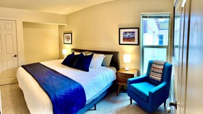 3 habitaciones, tabla de planchar con plancha y cuna de viaje 