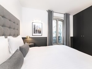 3 Schlafzimmer, Schreibtisch, Bügeleisen/Bügelbrett, Reisekinderbett