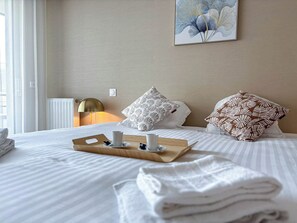 Apartamento estándar, 1 habitación, balcón | Cortinas opacas y sistema de insonorización