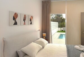 4 bedrooms, iron/ironing board, travel cot, WiFi