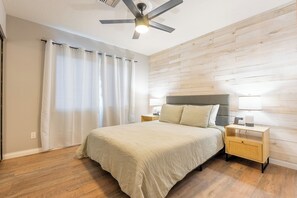 3 slaapkamers, een bureau, een strijkplank/strijkijzer, gratis wifi