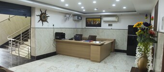 HOTEL OM REGENCY